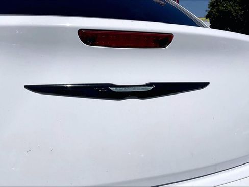 Used 2018 Chrysler 300 Touring w/ Sport Appearance Package image 8