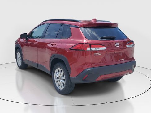 Used 2022 Toyota Corolla Cross LE FWD image 5