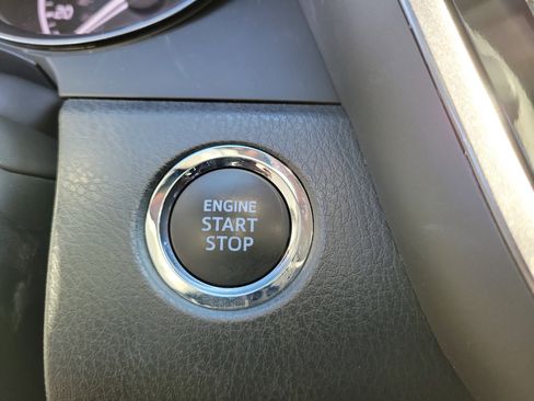 Used 2024 Toyota Camry SE image 30