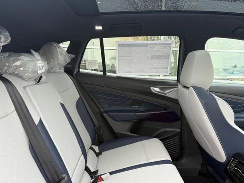 New 2025 Volkswagen ID.4 Pro S Plus image 5
