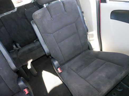 Used 2014 Dodge Grand Caravan SE image 14