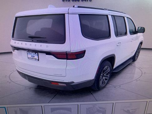 Used 2022 Jeep Wagoneer Series III image 9