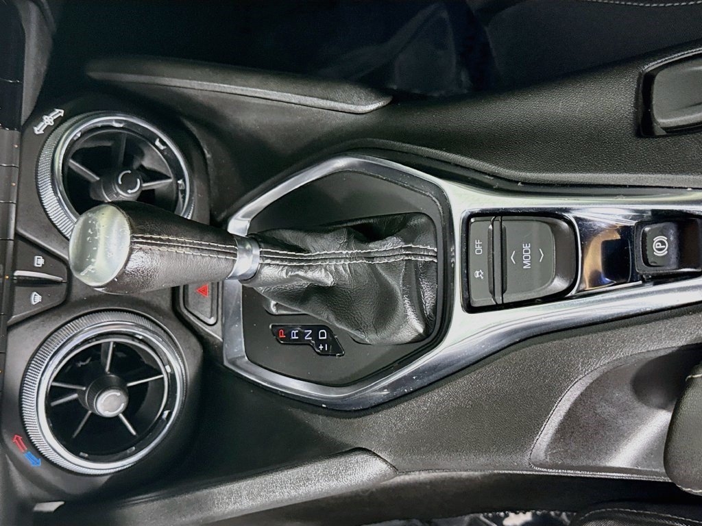 Used 2022 Chevrolet Camaro LS RWD image 19