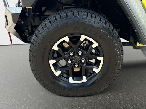 Used 2024 Jeep Wrangler Unlimited Rubicon 4xe w/ Convenience Group AWD/4WD image 13