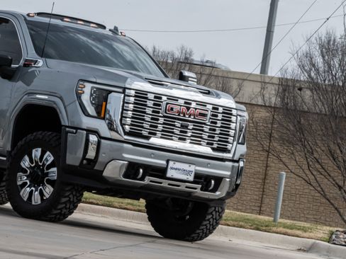 Used 2024 GMC Sierra 2500 Denali w/ Denali Reserve Package image 5