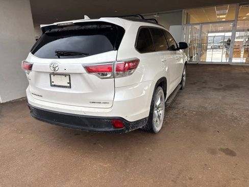 Used 2015 Toyota Highlander Limited Platinum AWD/4WD image 8