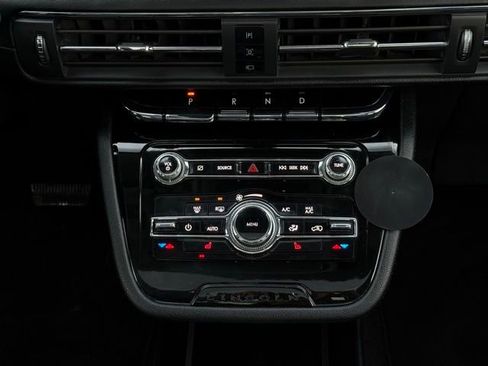 Used 2022 Lincoln Corsair Reserve image 28