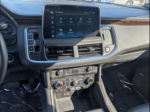 Used 2023 Chevrolet Suburban Premier image 10