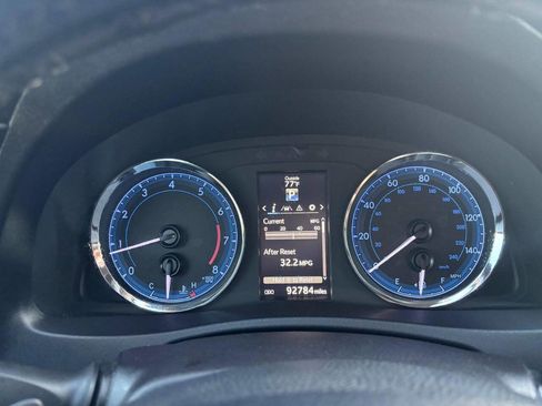 Used 2019 Toyota Corolla SE image 15