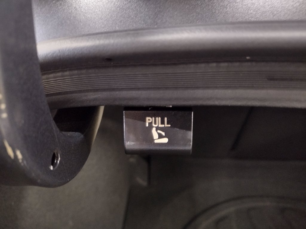 Certified 2024 Hyundai Elantra Limited FWD image 18