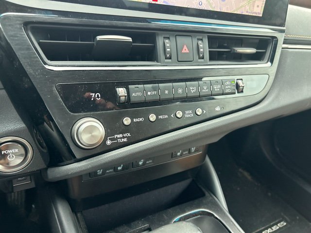 Used 2023 Lexus ES 300h w/ Premium Package FWD image 10