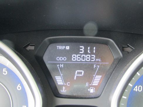 Used 2013 Hyundai Elantra GLS FWD image 28