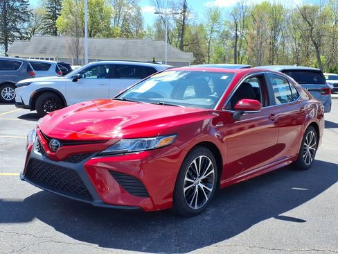 Used 2020 Toyota Camry SE w/ Audio Package image 3