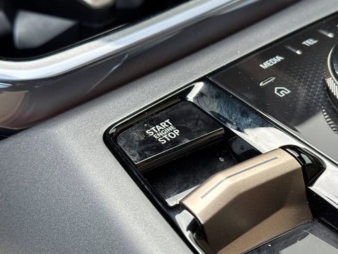 Used 2025 BMW X3 xDrive30i w/ Premium Package image 18