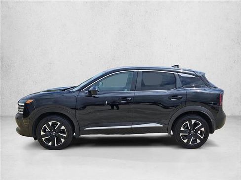 Used 2025 Nissan Kicks SV w/ Charging Package image 8