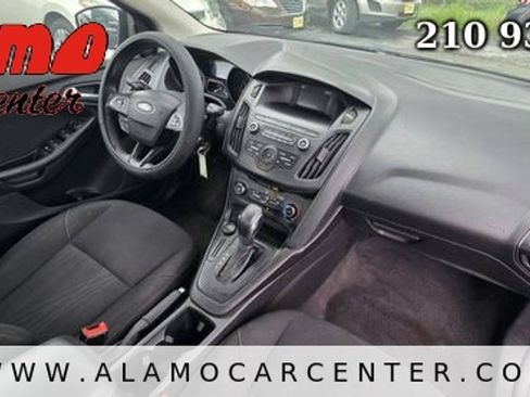 Used 2018 Ford Focus SE FWD image 15