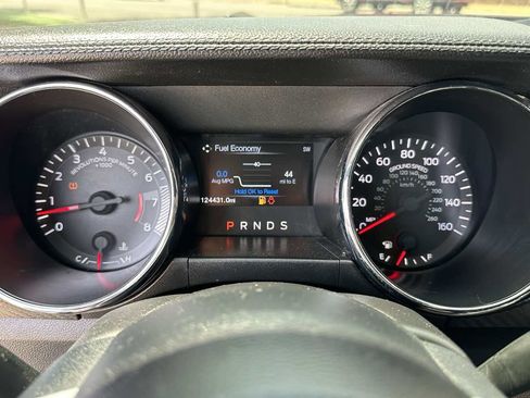 Used 2016 Ford Mustang Coupe RWD image 16