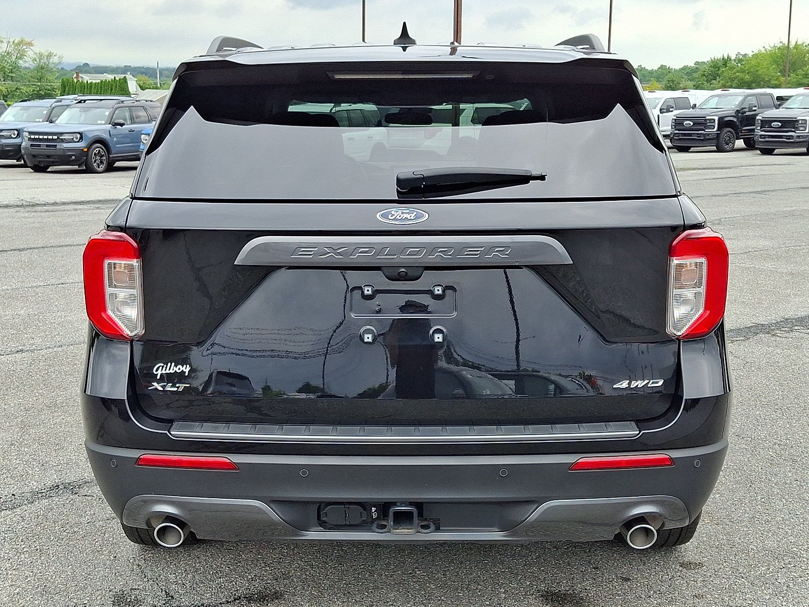Used 2023 Ford Explorer XLT w/ Equipment Group 202A AWD/4WD image 5