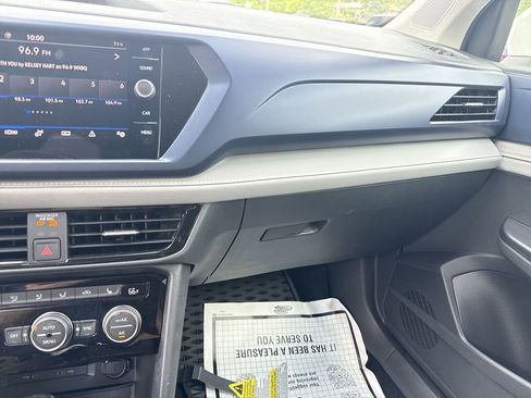 New 2024 Volkswagen Taos SE AWD/4WD image 11