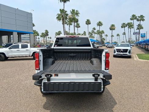 New 2026 Chevrolet Silverado 2500 ZR2 w/ LPO, Dark Essentials Package AWD/4WD image 7