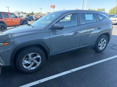 Used 2024 Hyundai Tucson SE AWD/4WD image 2
