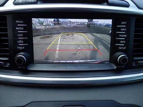 Used 2017 Kia Sorento SX AWD/4WD image 18