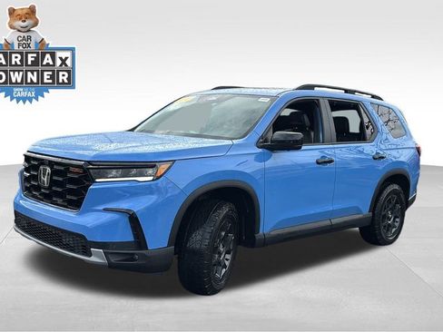 Certified 2024 Honda Pilot TrailSport image 3