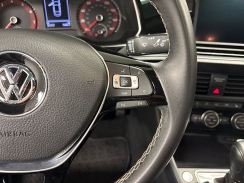 Used 2021 Volkswagen Jetta SE image 30