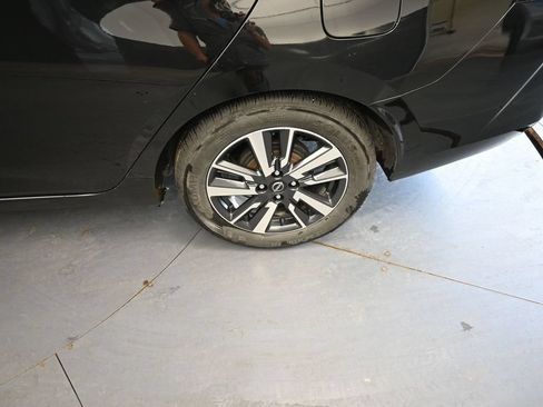 Used 2025 Nissan Versa SV FWD image 17