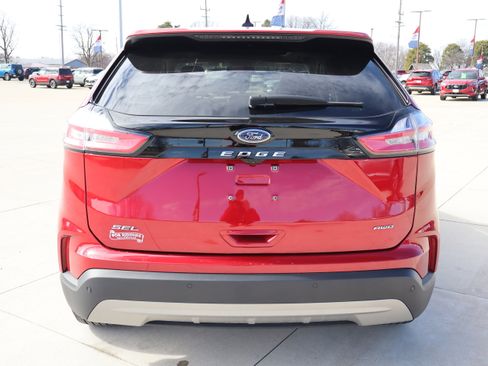 Used 2024 Ford Edge SEL w/ Convenience Package image 6