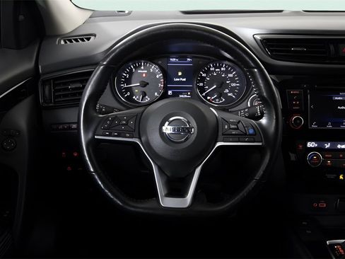 Certified 2022 Nissan Rogue Sport SV w/ Technology Package image 18