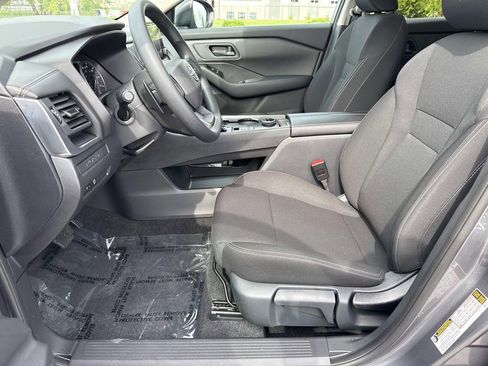 Used 2025 Nissan Rogue S AWD/4WD image 24
