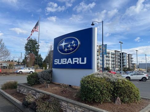 Certified 2025 Subaru Crosstrek 2.5i Limited w/ Crosstrek Mirror Package image 10