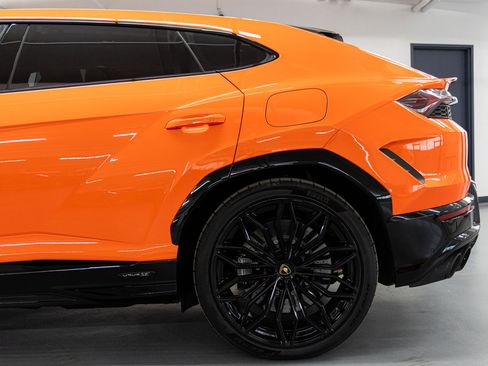 Used 2025 Lamborghini Urus SE image 5