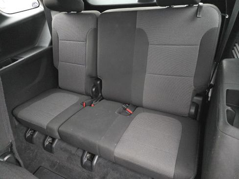 Used 2023 Chevrolet Traverse LT FWD image 15
