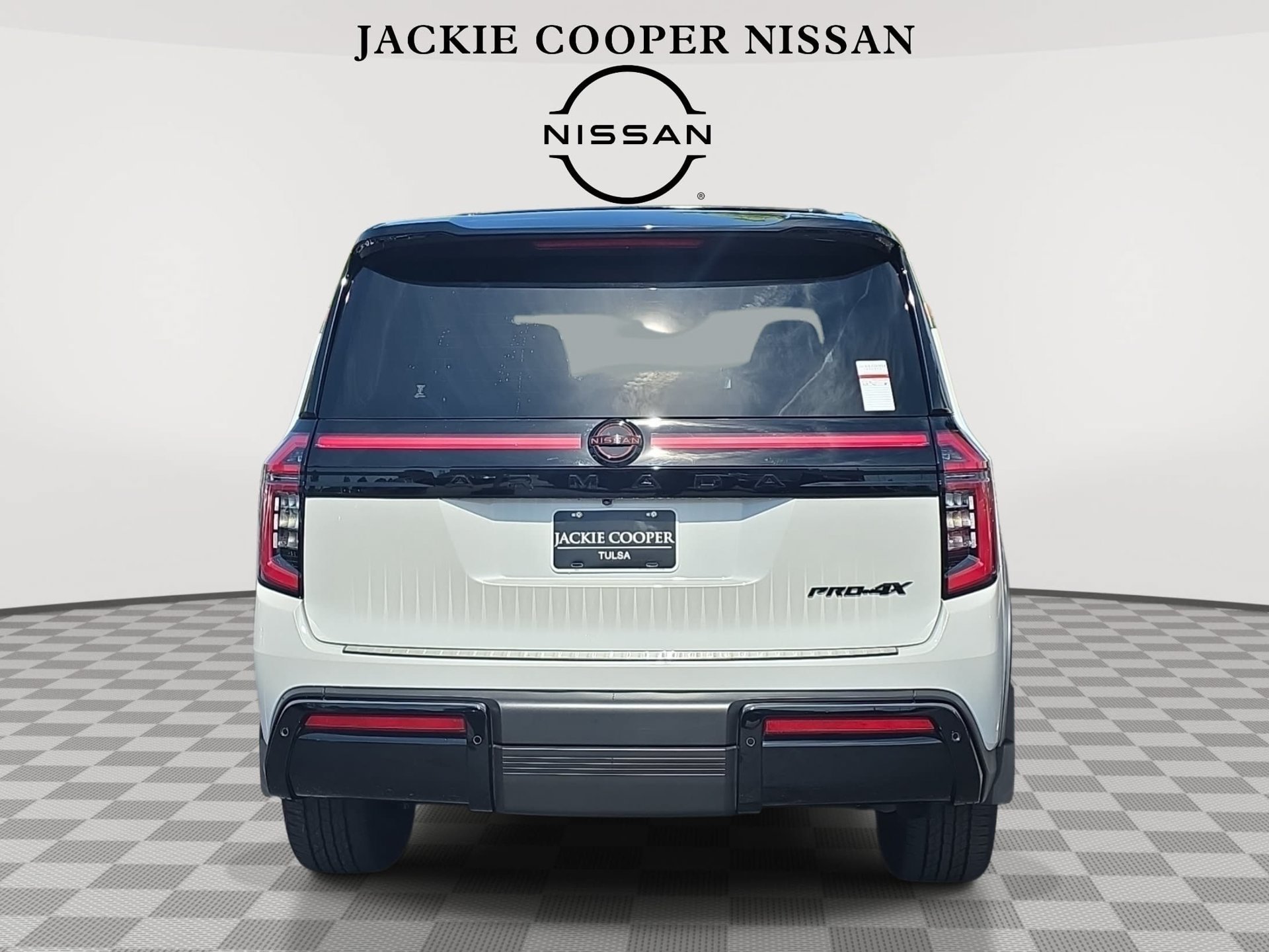 Used 2025 Nissan Armada PRO-4X AWD/4WD image 6