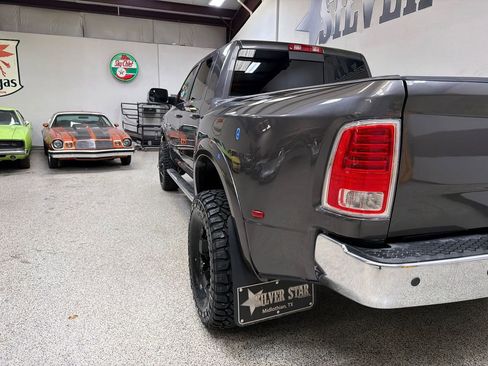 Used 2014 RAM 3500 Laramie w/ Convenience Group AWD/4WD image 9