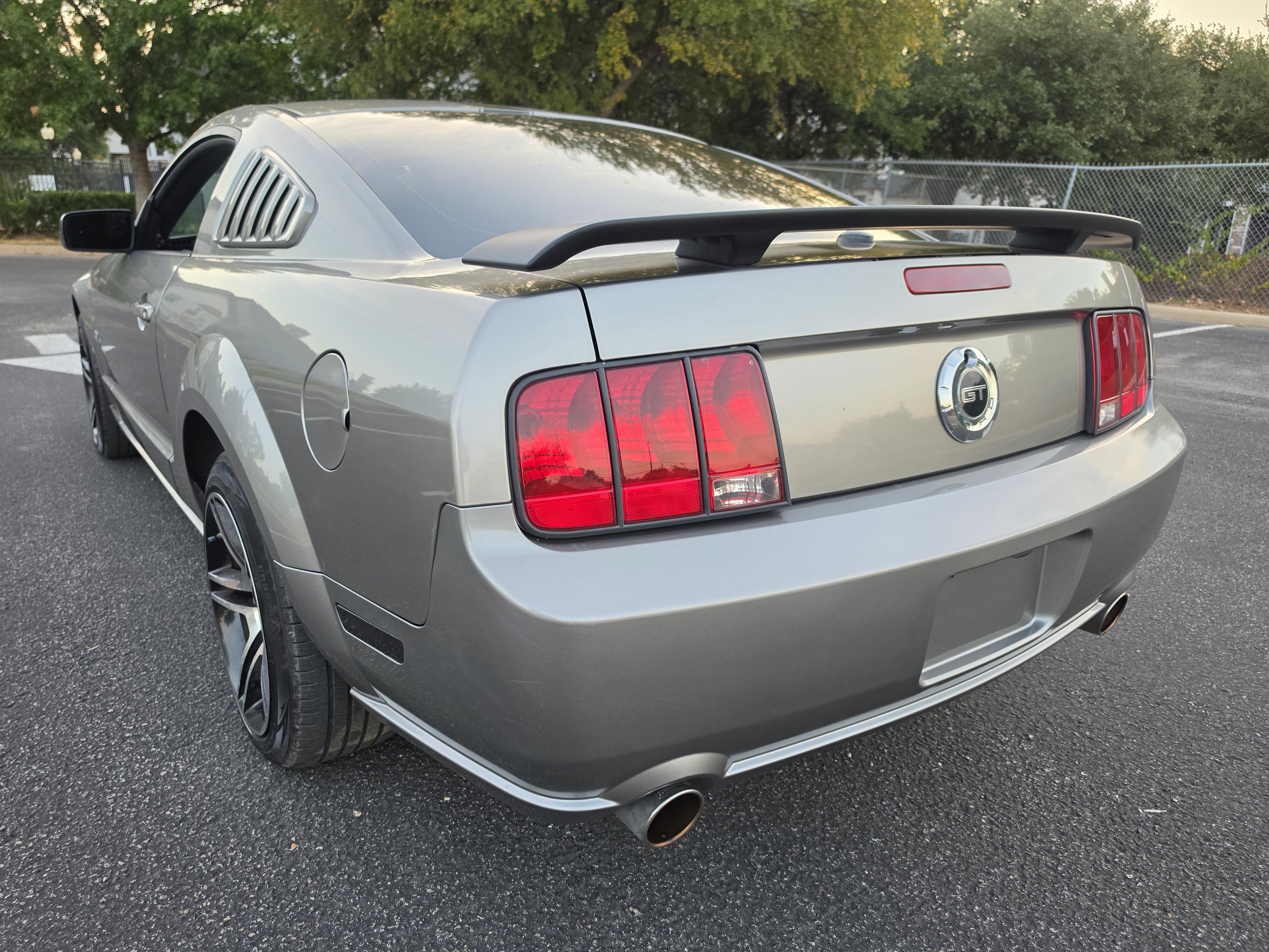 Used 2008 Ford Mustang GT Premium RWD image 5