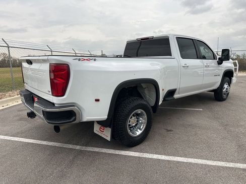 Used 2024 Chevrolet Silverado 3500 LT w/ Convenience Package image 8