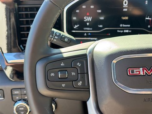 Used 2024 GMC Sierra 1500 SLE w/ X31 Off-Road Package image 17