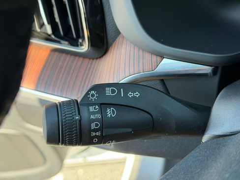 Certified 2024 Volvo XC60 T8 Ultimate w/ Protection Package Premier AWD/4WD image 38