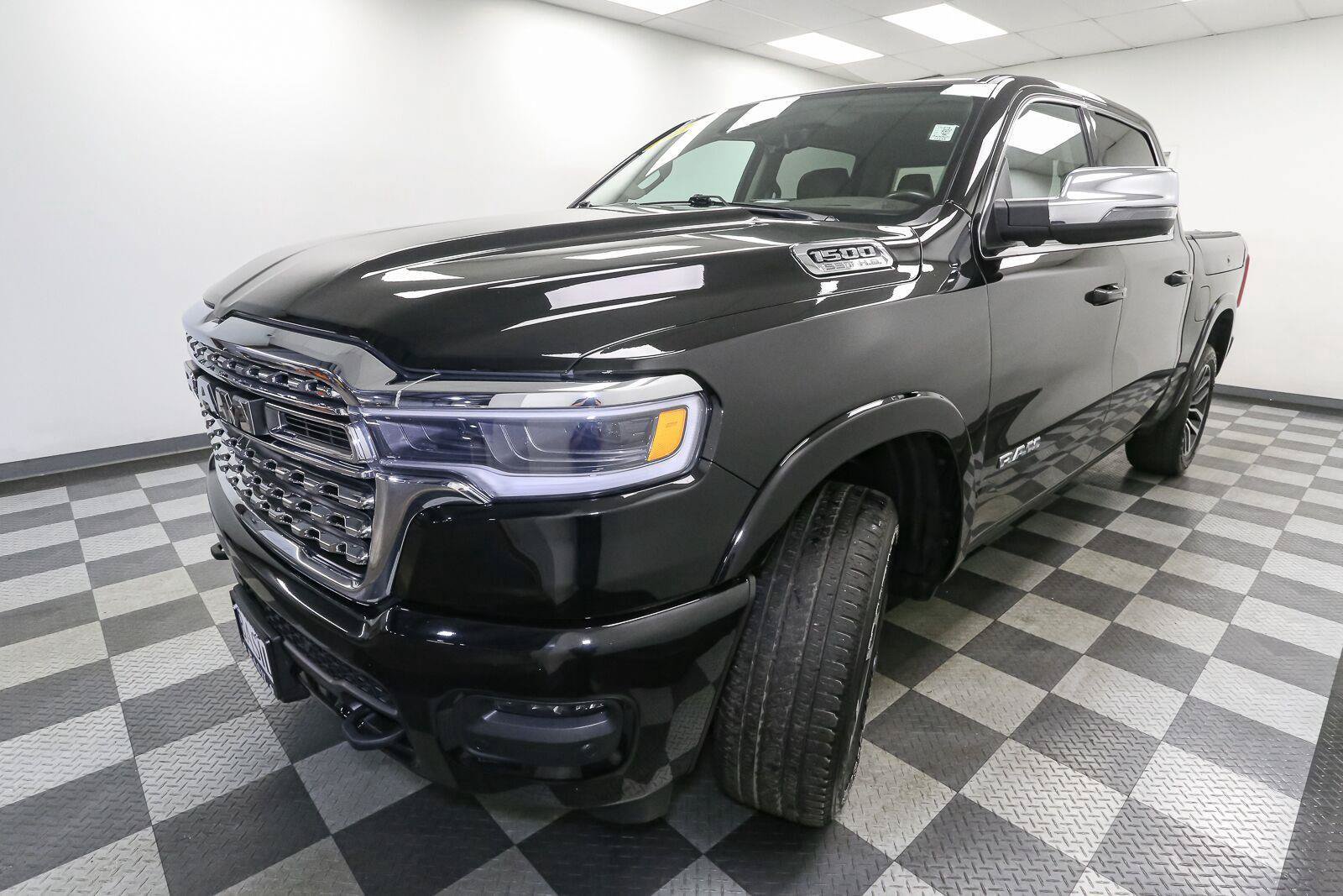 Used 2025 RAM 1500 Limited AWD/4WD image 4