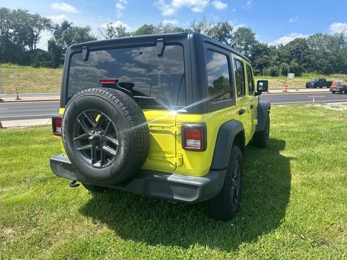 Used 2024 Jeep Wrangler Unlimited Sport AWD/4WD image 5