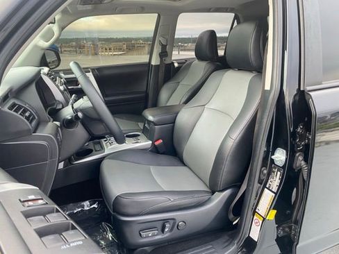 Used 2019 Toyota 4Runner SR5 Premium AWD/4WD image 19