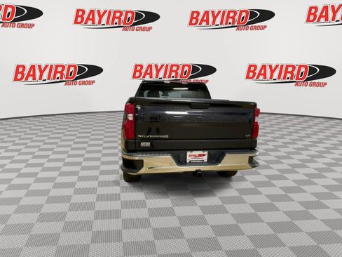 Used 2022 Chevrolet Silverado 1500 LT AWD/4WD image 7