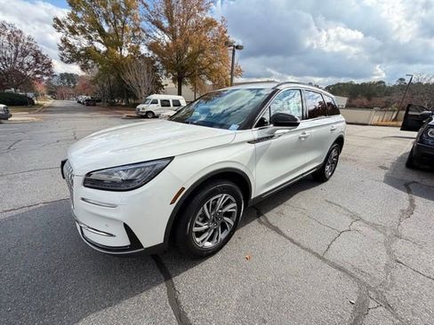 New 2026 Lincoln Corsair Premiere image 3