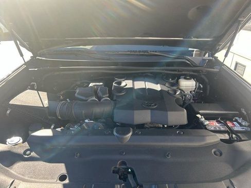 Used 2018 Toyota 4Runner SR5 image 35