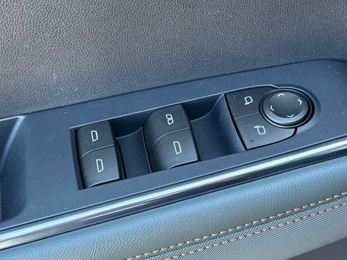 New 2026 GMC Acadia AT4 w/ Luxury Package AWD/4WD image 12