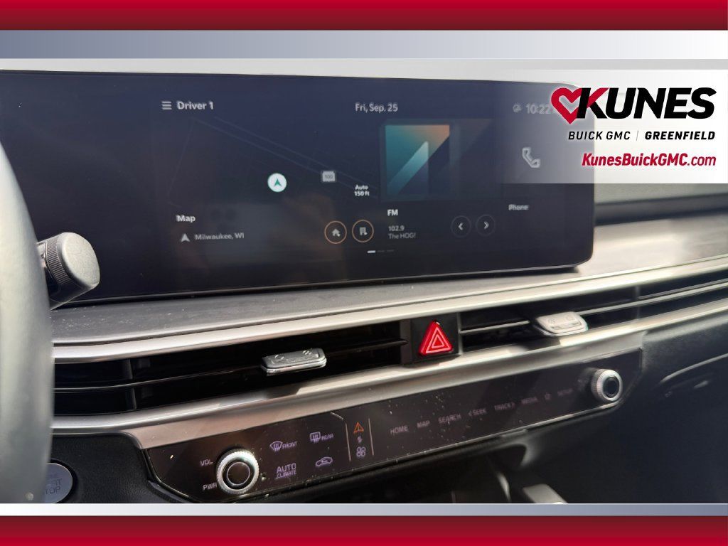 Used 2024 Kia Sorento S FWD image 25