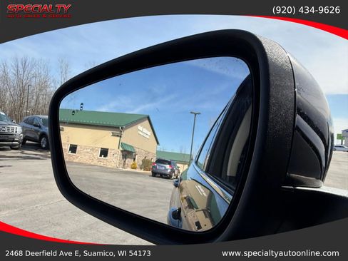 Used 2020 Ford Escape Titanium image 17